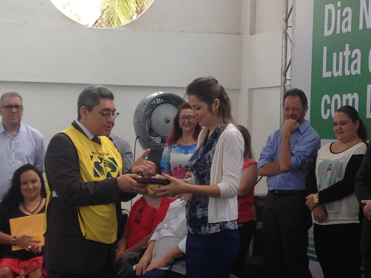 Mãos que ajudam  maisfe.org