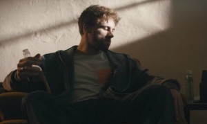 Igreja Publica Vídeo Emocionante de Apoio a Pessoas com vícios