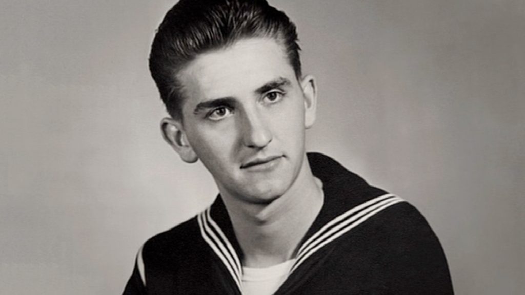 O jovem Monson na marinha.