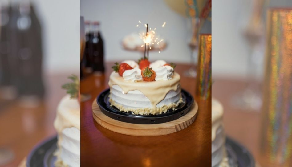Bolo de aniversário. (Santos dos Últimos Dias).