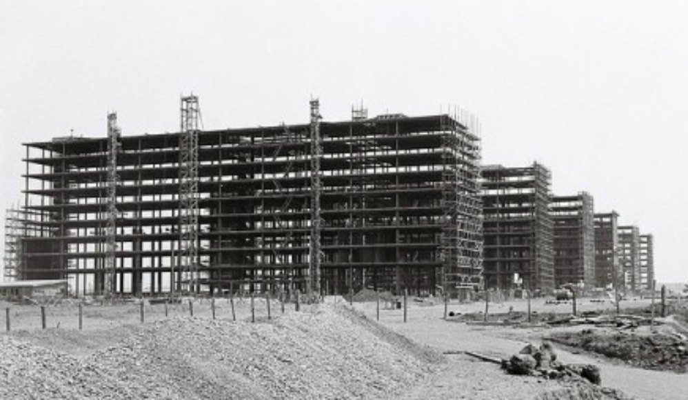 Esplanada dos Ministérios, em construção.