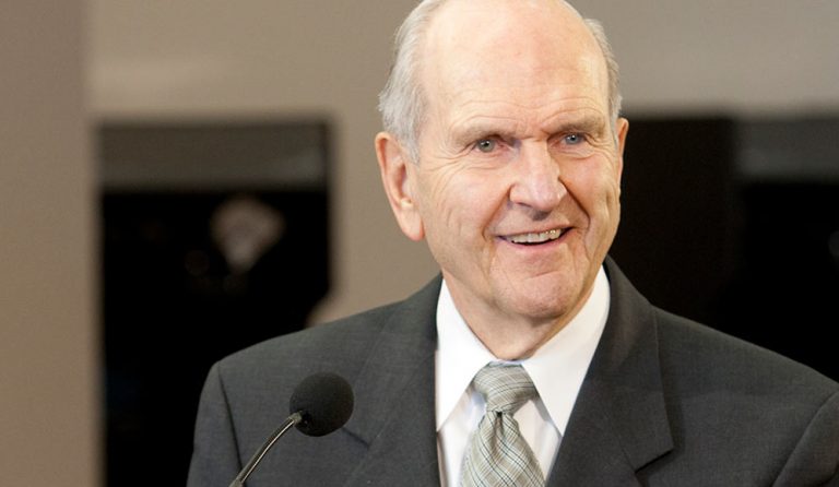 Tanto Abraão como Russell M. Nelson destruíram os ídolos de seu pai