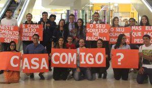 Rapaz Mórmon Faz Shopping Eldorado Parar Com Pedido de Casamento