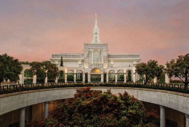 Templo de Bountiful com uma ponte circular à sua frente