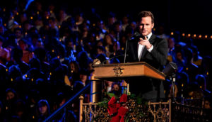 Chris Pratt testifica sobre o amor do Pai Celestial durante evento natalino