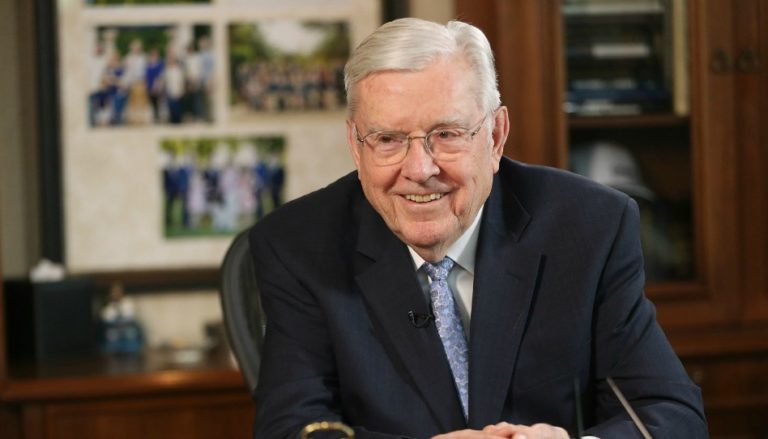 O que o presidente Ballard aprendeu sobre felicidade ao conversar com homens ricos