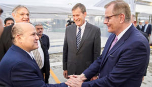 Prefeito de Fortaleza, Roberto Cláudio, é recebido pelo Élder Stevenson em sua visita ao Templo de Fortaleza