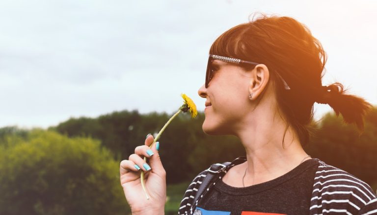 Quem é feliz não tem tempo para criticar os outros