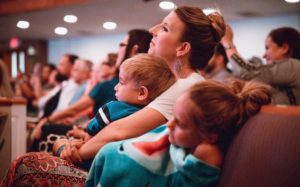 As dificuldades de uma mãe durante a transmissão da Conferência Geral