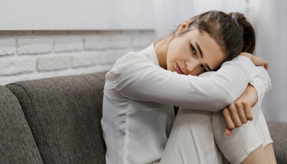 mulher triste (aflição)