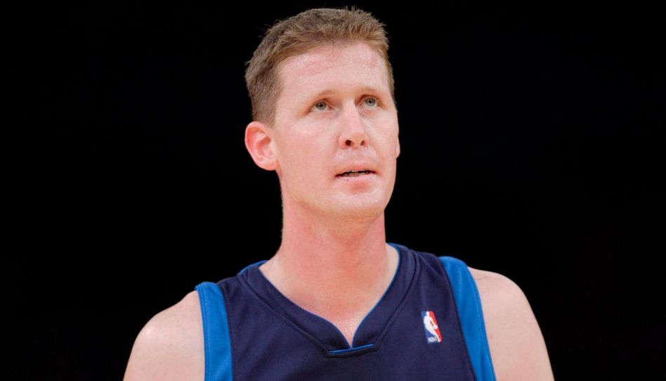 Ex-jogador da NBA e santo dos últimos dias fica paraplégico após sofrer atropelamento