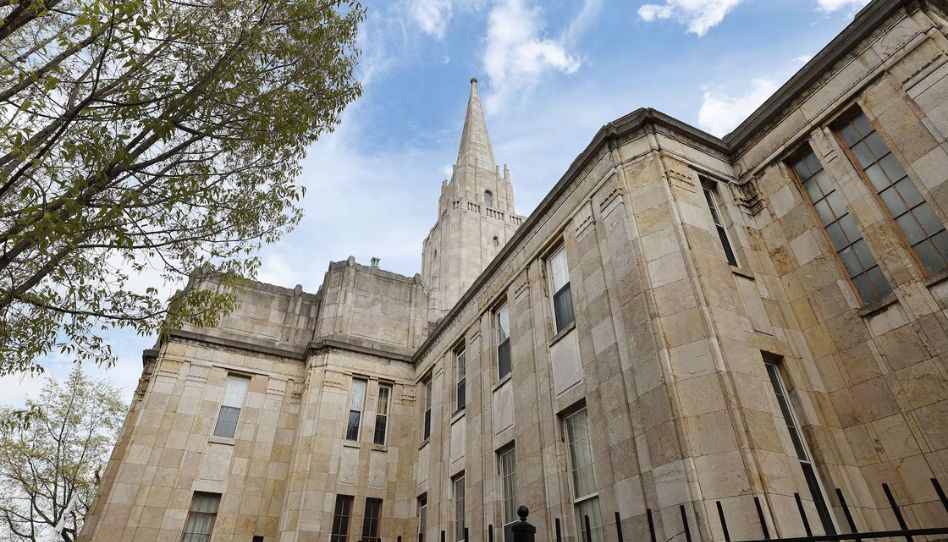Uma capela da Igreja de Jesus Cristo com muitas controvérsias
