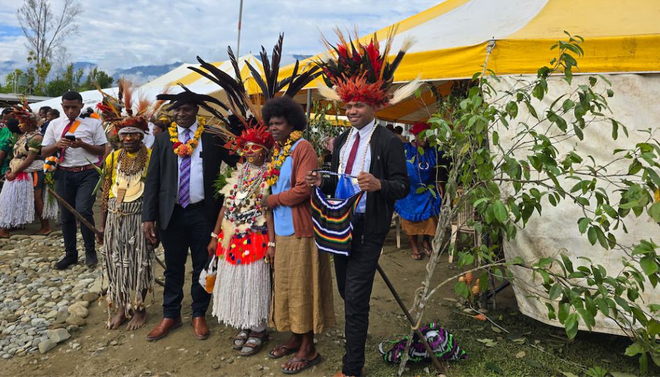 Fim de semana tem 129 batismos em Papua-Nova Guiné