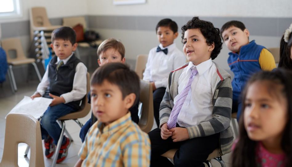 Crianças que oram e ensinam: uma lição para toda a Igreja