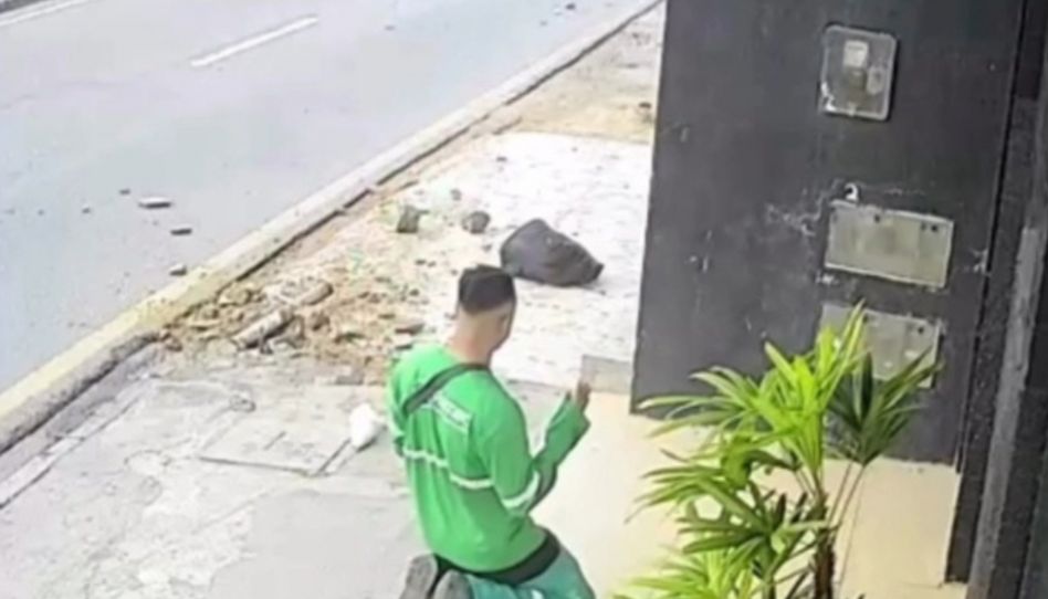Homem começa a orar após desvio de acidente