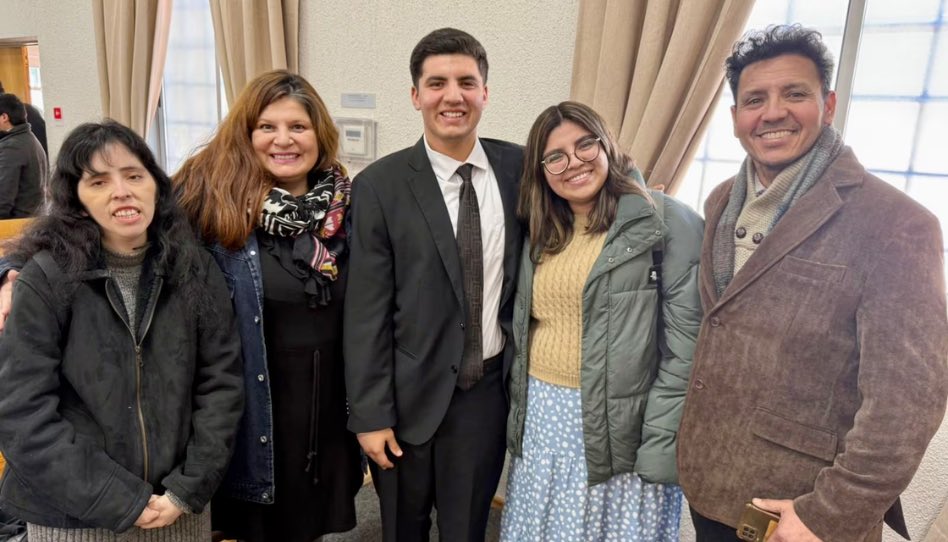 Promessa do futebol chileno, Pablo e sua família.