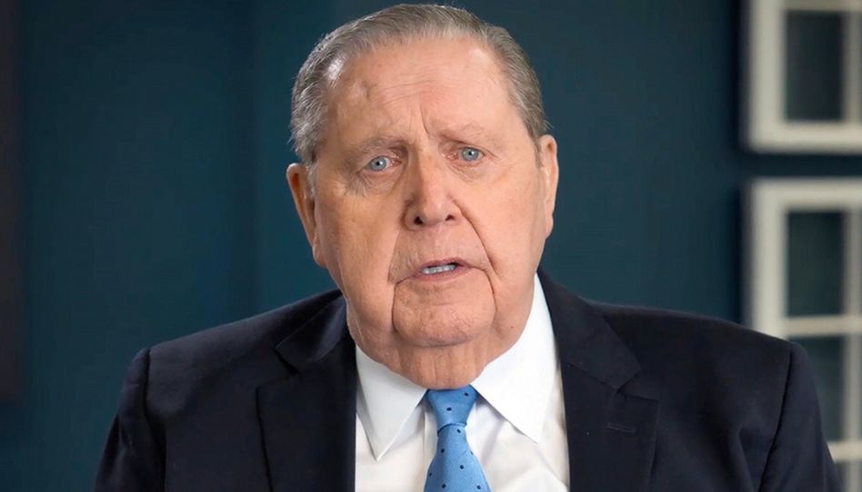 Presidente Holland convida jovens a olhar para Cristo sem temer nem duvidar