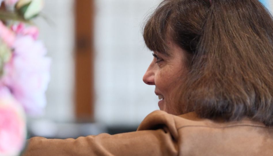 Esposa do Elder Gerald Caussé, irmã Caussé.