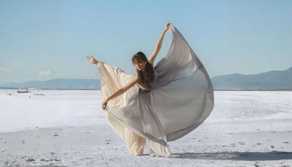 A bailarina que não deixa o balé impedi-la de usar o garment