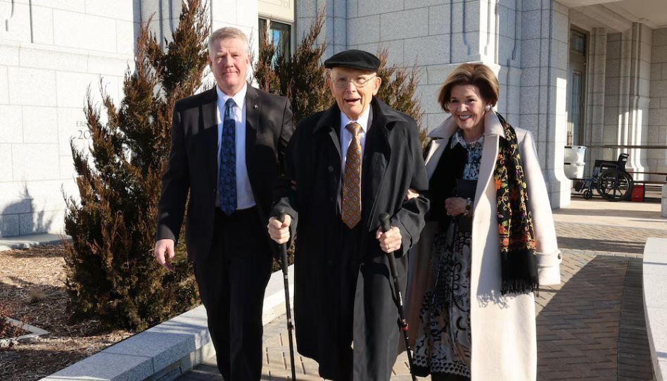 Presidente Dallin H. Oaks dedica o primeiro templo do ano em seu ministério como profeta