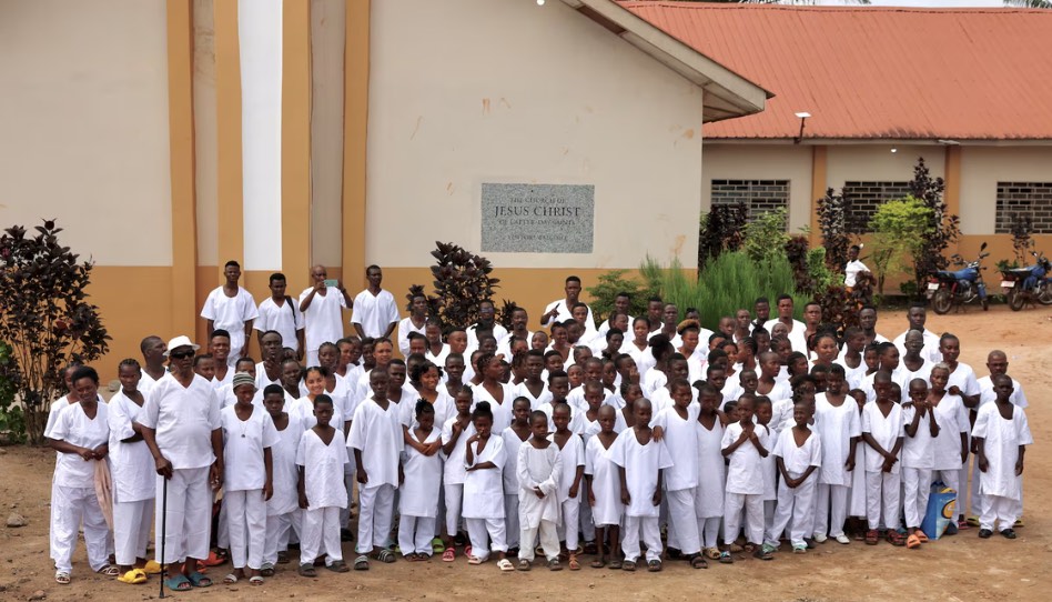 Vários batismos na África graças ao trabalho missionário realizado em 2025