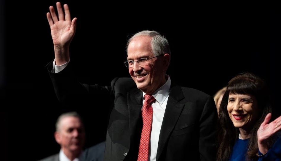 Testemunho do Élder Andersen sobre o profeta vivo marca devocional para universitários