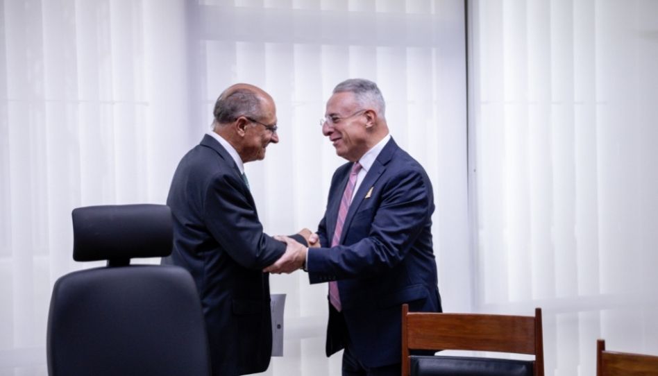 Em visita à capital, Élder Soares destaca paz, esperança e neutralidade da Igreja