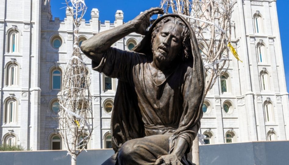 Estátuas de Jesus na Praça do Templo