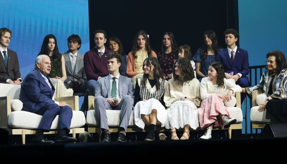 Jovens na RootsTech 2026