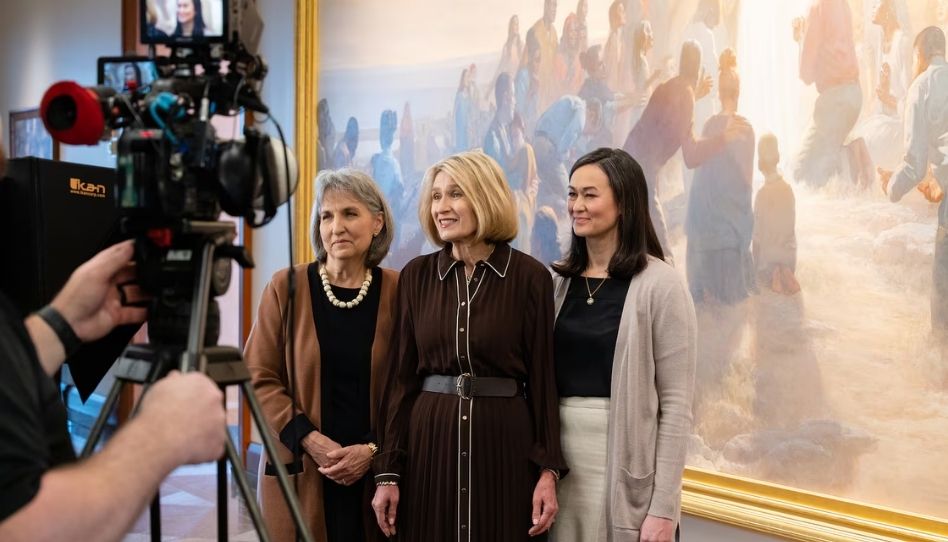 Devocional mundial da Sociedade de Socorro destaca fé em Cristo e fortalecimento espiritual das mulheres