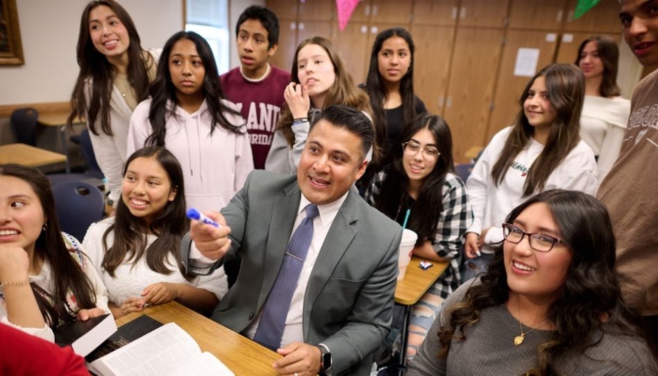 Alunos do Seminário e Instituto recebem convite do Presidente Oaks