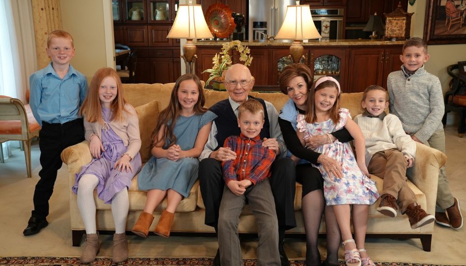 Pres. Oaks: “O que seus filhos realmente querem no jantar é você”