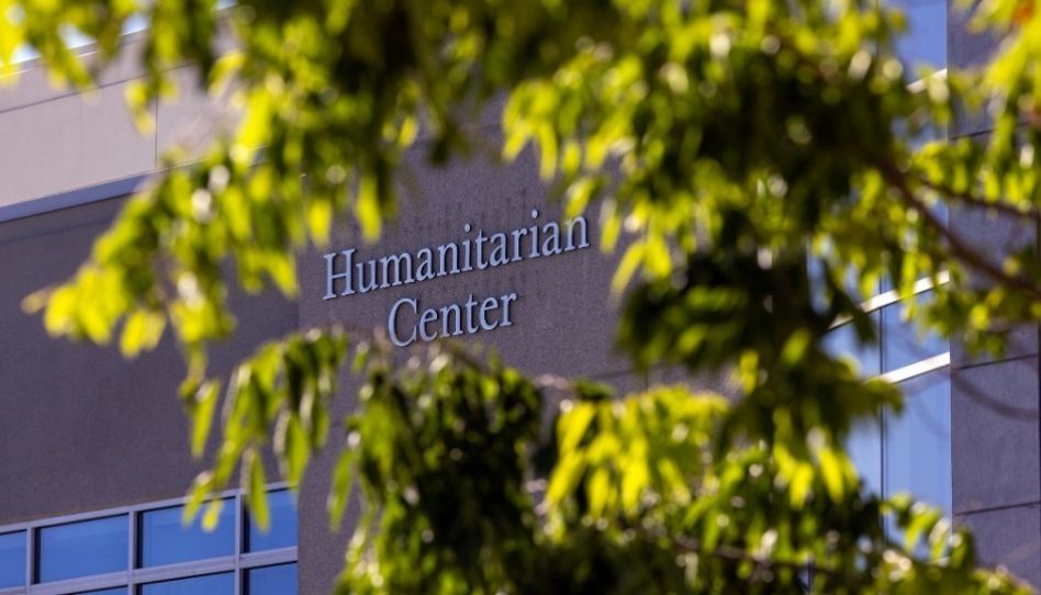 A Primeira Presidência visita o novo Centro Humanitário antes da dedicação