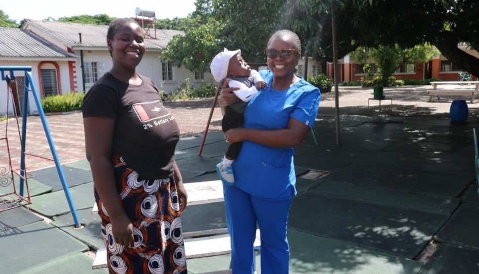 Como uma doação humanitária da Igreja ajudou a salvar a vida de um bebê prematuro na Zâmbia