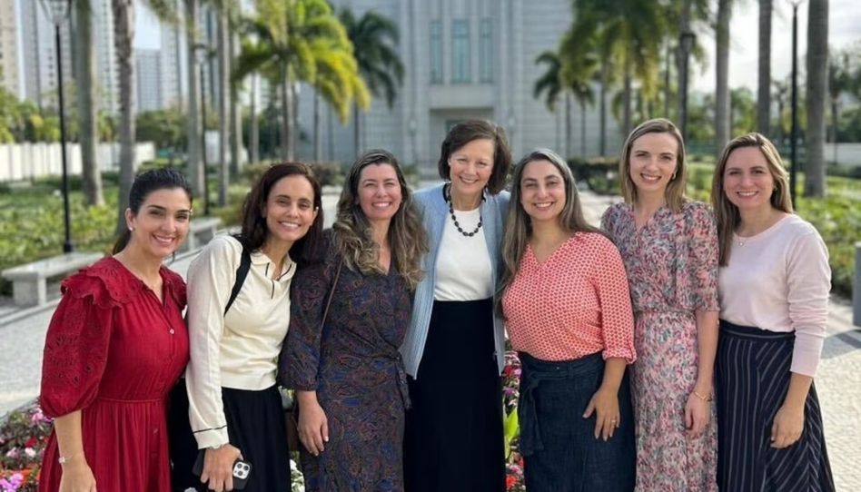 Presidente Susan H. Porter e a irmã Spannaus compartilham experiências marcantes de sua visita ao Brasil