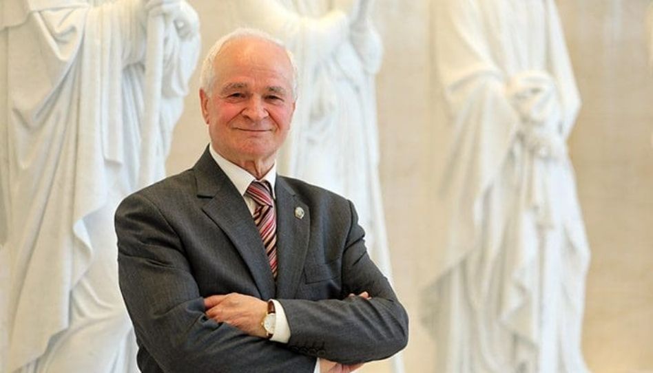 Do mosteiro à presidência de missão