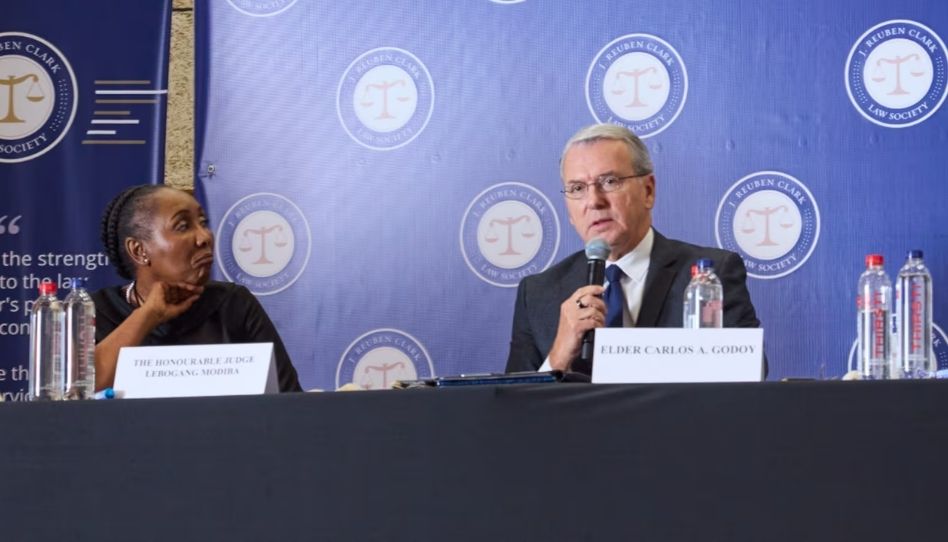 Élder Godoy fala sobre liberdade religiosa em conferência na África do Sul