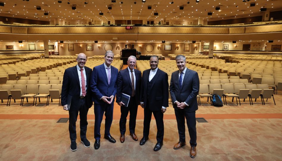 Élder Ulisses Soares e líderes da Igreja se reúnem com liderança da Arquidiocese Ortodoxa Grega da América na St. Nicholas Greek Orthodox Church, em Nova York