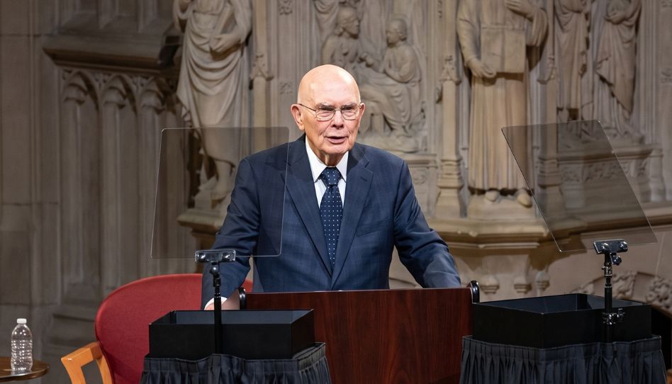 Presidente Oaks destaca a importância de ser pacificador em discurso na Catedral Nacional de Washington